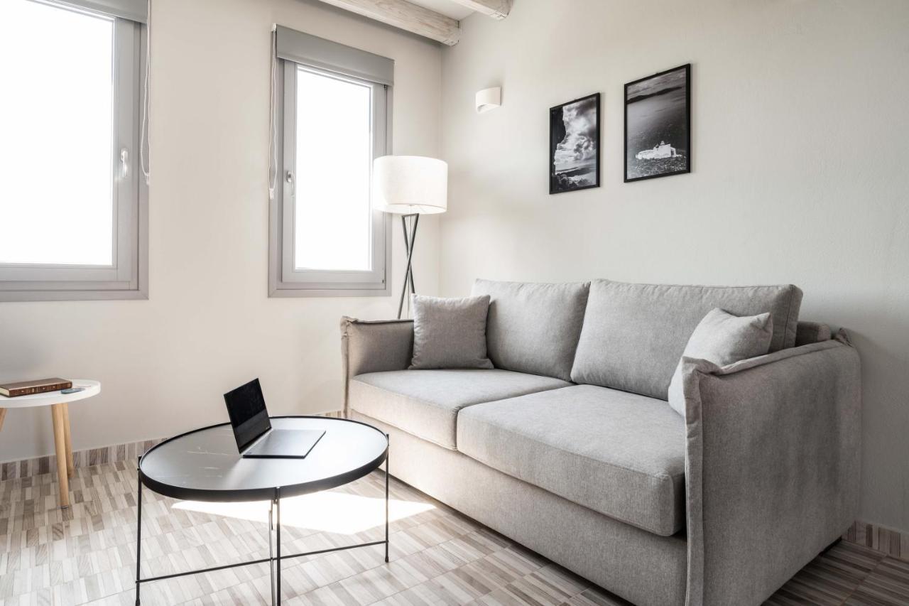 Melivoia House Collection - Private Jacuzzi Villas Foinikiá Екстериор снимка